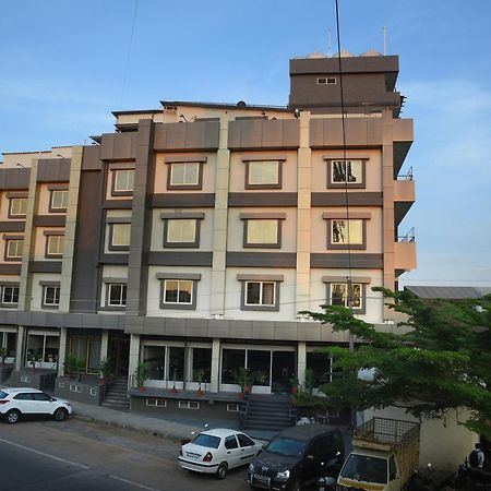 R Empire Revtree Hotel Давангере Екстериор снимка