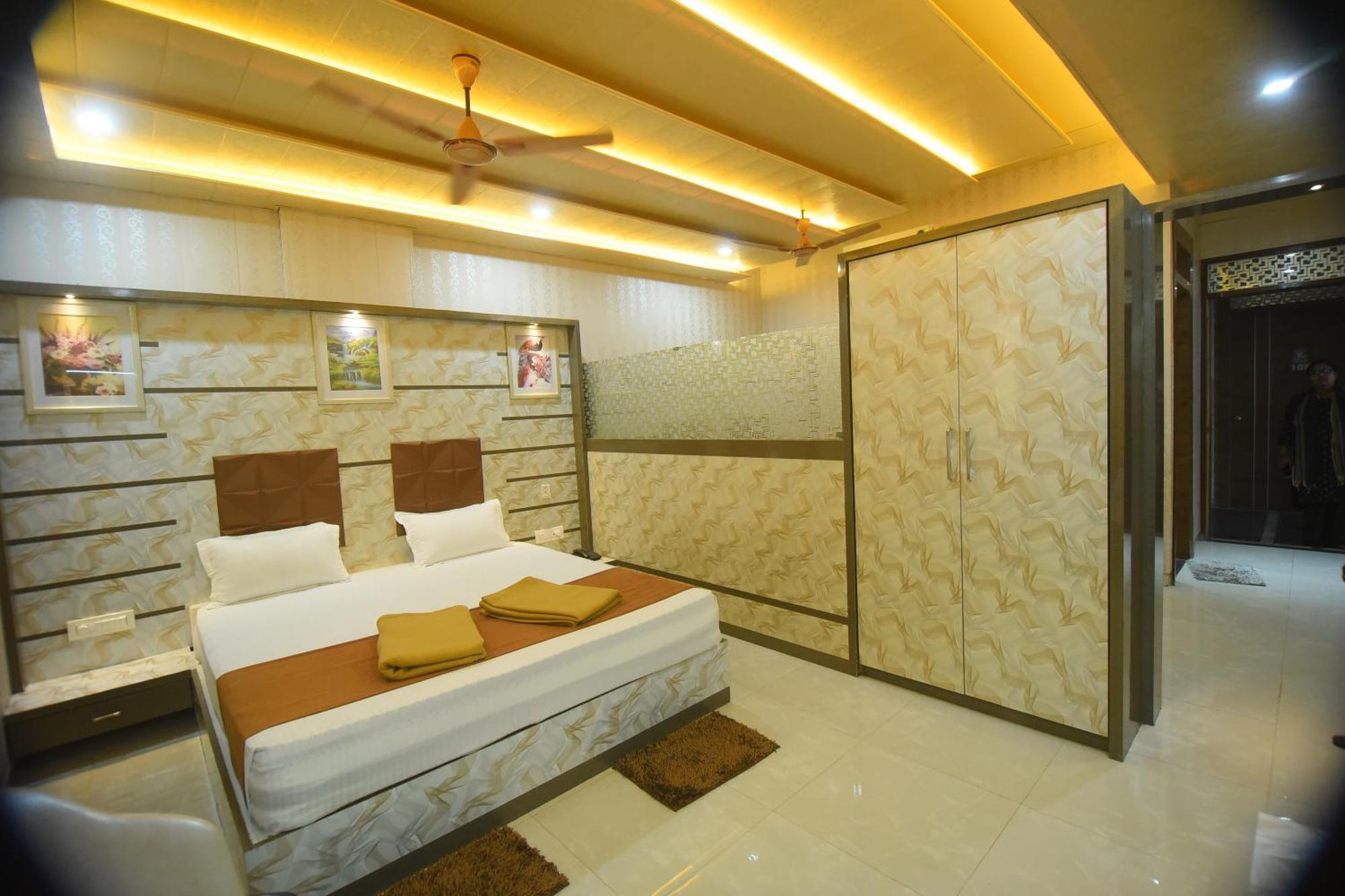 R Empire Revtree Hotel Давангере Екстериор снимка