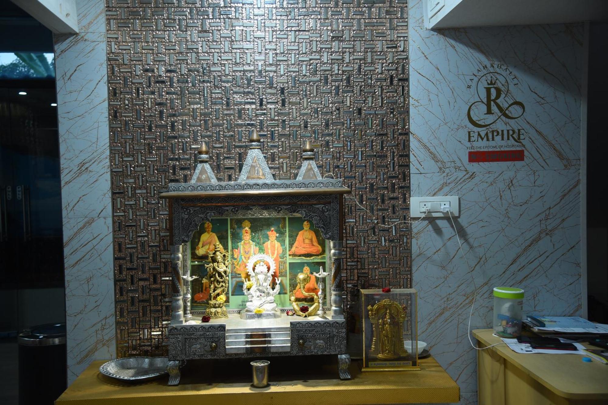 R Empire Revtree Hotel Давангере Екстериор снимка