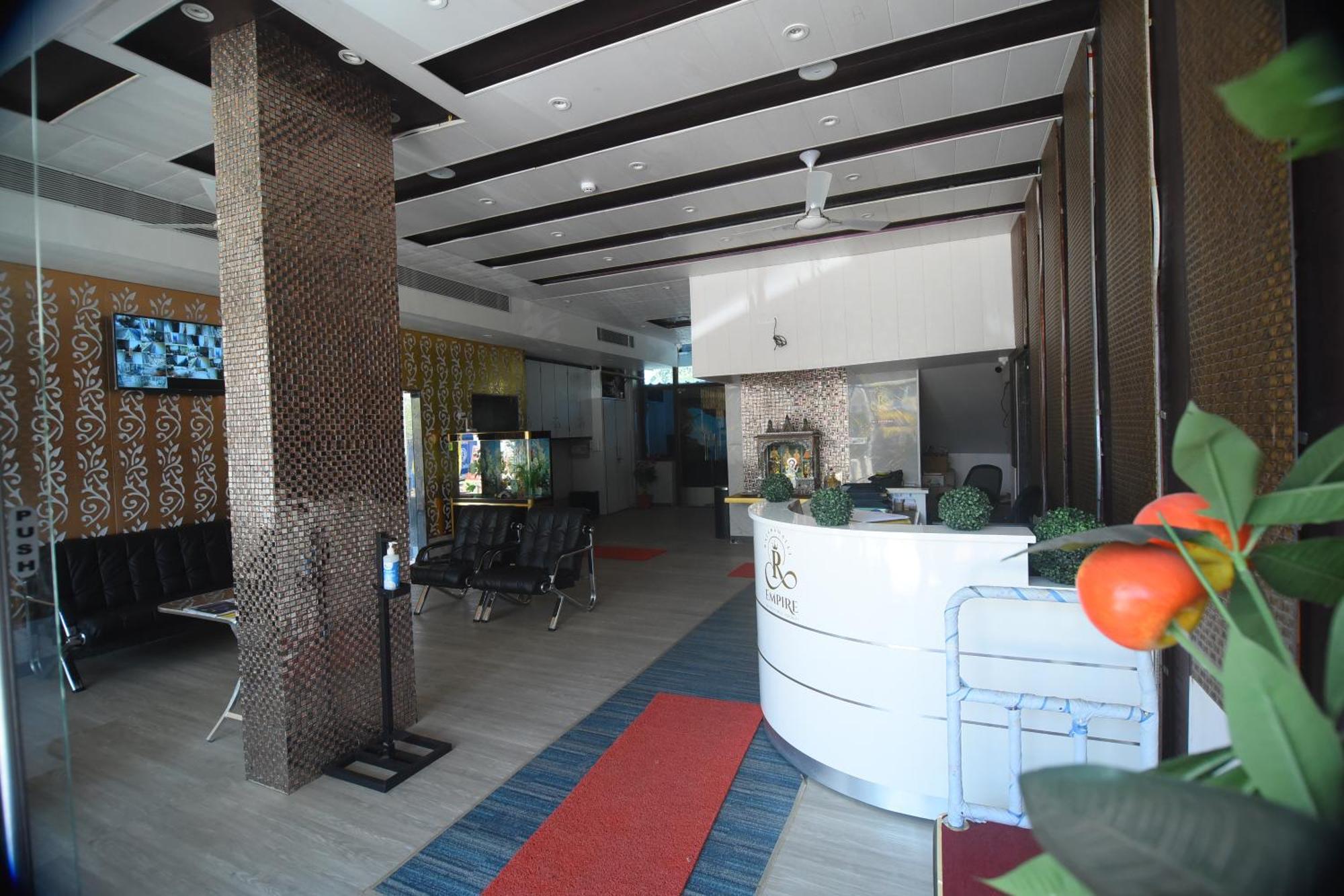 R Empire Revtree Hotel Давангере Екстериор снимка